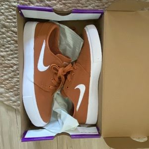 Nike SB ZOOM JANOSKI CNVS RM